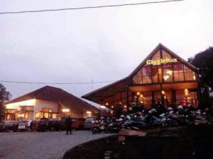 giggle box diponegoro semarang