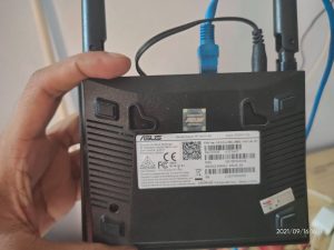 router Asus RT N12B1 bagian belakang