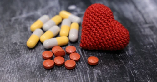 Read more about the article Potensi Efek Samping Obat pada Hati: Pertimbangan Penting